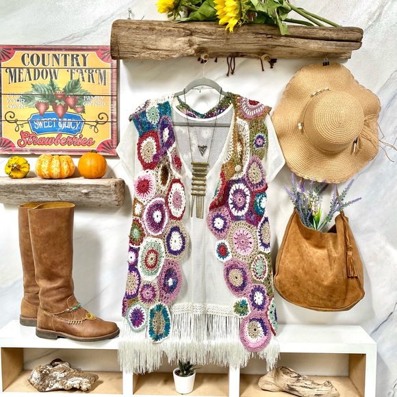 ARTISAN handcrafted crocheted vest - Picture 6 of 15